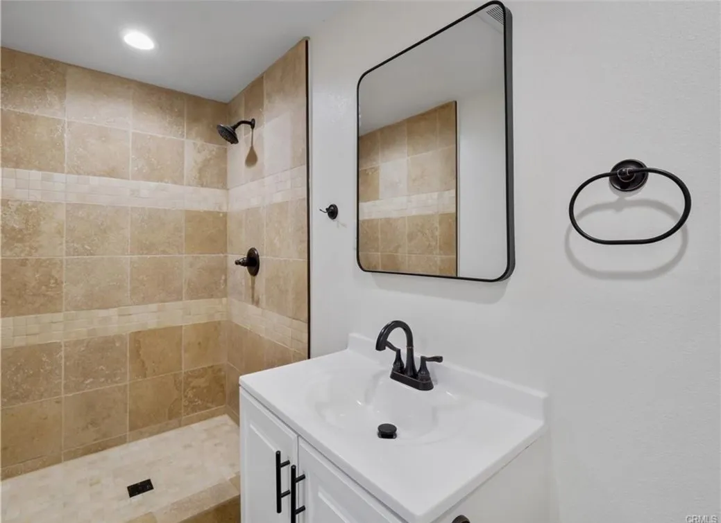 320 S 5th, La Puente, California 91746 home-pic-10